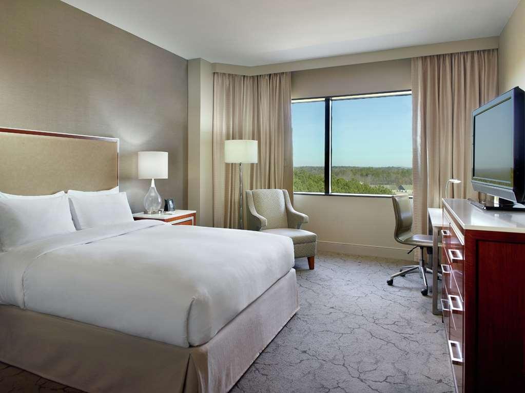 Hilton Atlanta Northeast Hotel Norcross Værelse billede